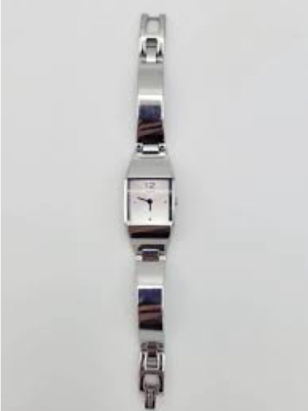 Vintage Guess Sleek Silver Women's Bracelet Watch